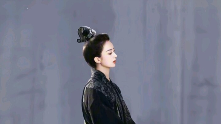 With this face and that aura, does she really have no plans to take on any gender-swapped roles? She