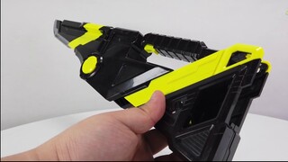 Longer than a belt! Key card with boring sound effects! [Xuanzhi Review] Bandai DX Kamen Rider 01 ZE