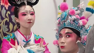 Thank you for your love and support for Peking Opera, but we are Sichuan Opera🙃