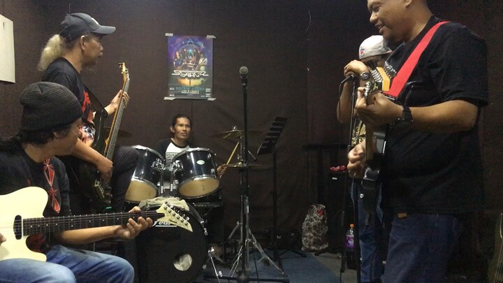 Menara lorong hitam jamming