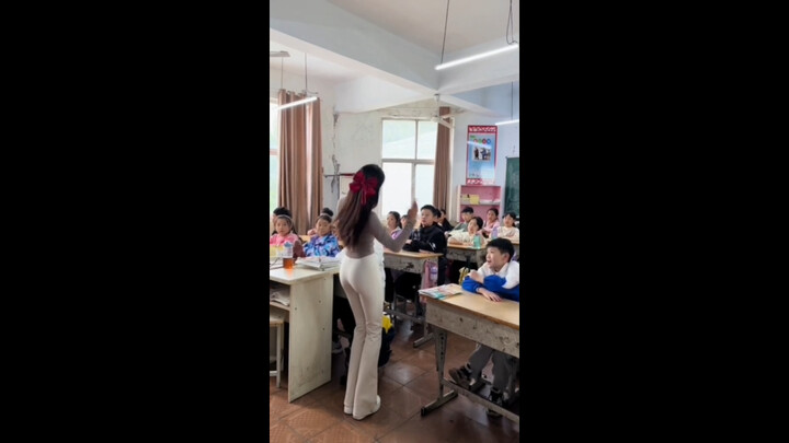 【سلسلة العرض التجريبي】【رقم العمل 004】【الحلقة الثامنة من العرض التجريبي لمعلمة تطوعية في منطقة جبلية 