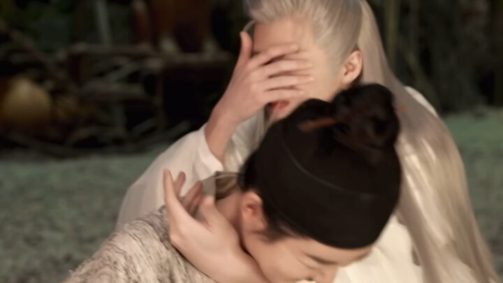 Off-screen, it's so hilarious and ridiculously intimate! Who's lamenting that they can't just keep s