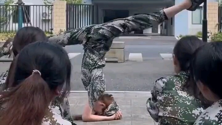 College Students Show Off Their Talents in Military Training Performances