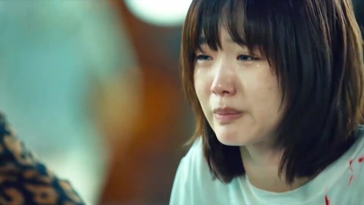 Deaf-mute mother and daughter are abused, while passersby stand by in cold indifference. South Korea