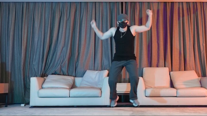 Muscle man dances to the Pure Land of Bliss - MARiA Go Go Go [Otaku Cat]