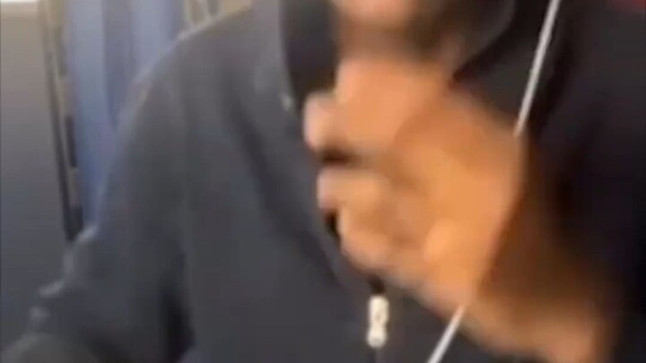 Saat memainkan biola, buang air besar pun jadi lancar!