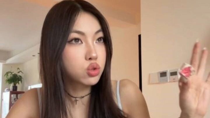 crush: (hanya bernapas) Aku: Masih genit nih