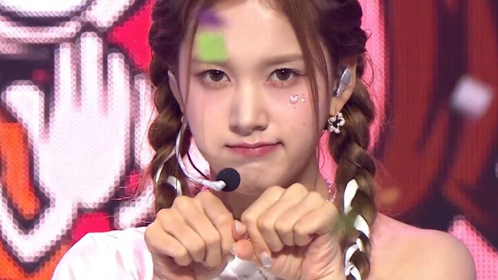 STAYC's latest comeback track "Bubble" performance stage, August 30, 2023