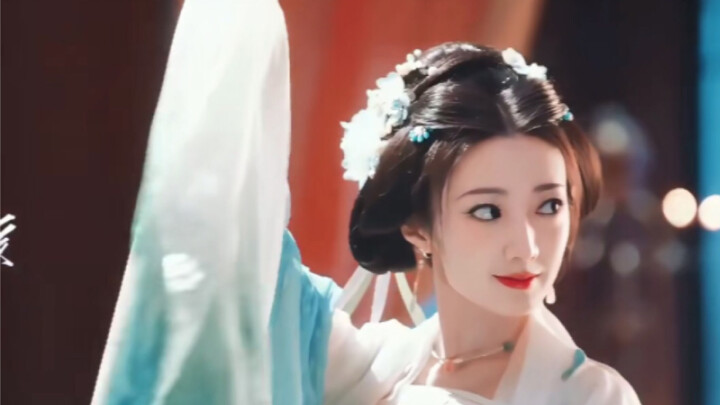 Oh my gosh, no wonder the clothes look so amazing—it turns out they're expensive Hanfu costing over 
