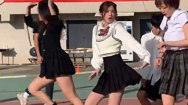 CLC- Helikopter｜Lagu cover tari Korea｜University Games