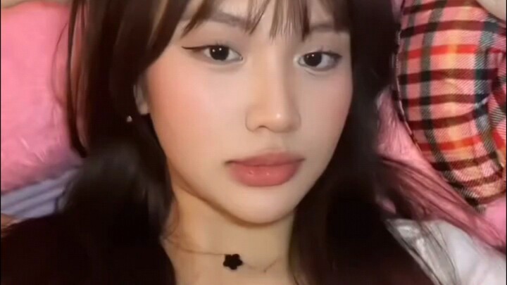 ughhh🤤  IZZY loyal lang sayo😍