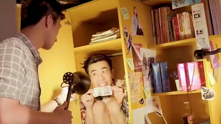 Asrama cowok penuh dengan orang-orang aneh!