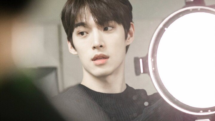 Begitu bangun, dia ternyata tidur di kasurnya sendiri...