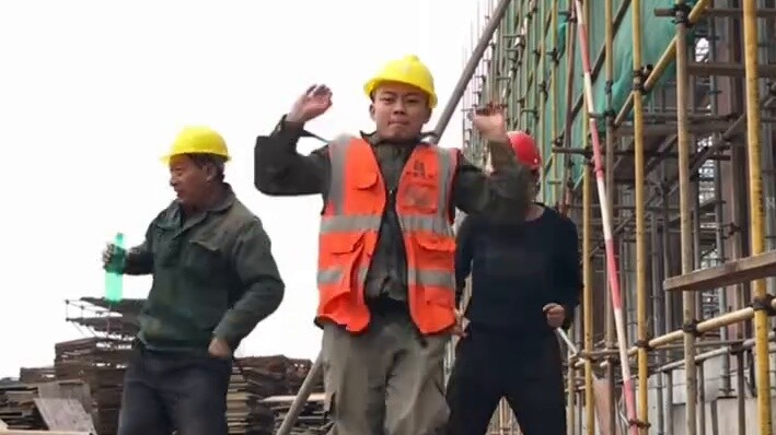 Kalian mungkin tidak tahu versi tarian saya, tapi kalian pasti pernah melihat breakdance saya