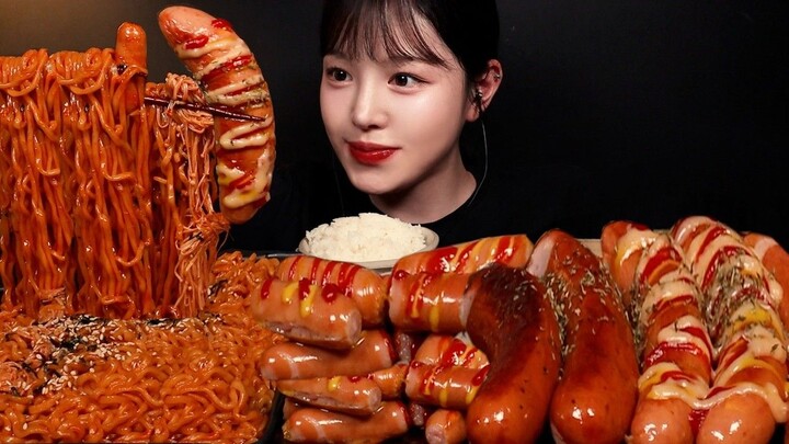 【Boki Chinese Subtitles】The extra-large sausage bits deliver a satisfying, savory-sweet flavor—so sa