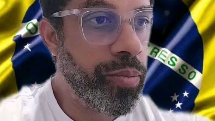No cenário político existe a direita, a esquerda e o petismo.