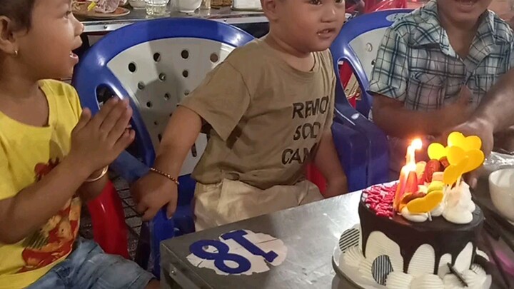 Facebook F mình trong un của mình với các Jordan của mẹ em cũng chưa yên trong người hiểu