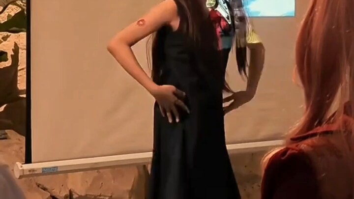 Vietnamese Little Sister Dance