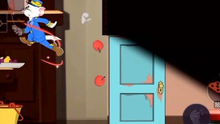 Tom and Jerry Mobile Game: How could Efei be unscathed in this situation? The metaphysical bomb is r