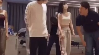 من يفهم مشاعر مين يونغي الحقيرة؟