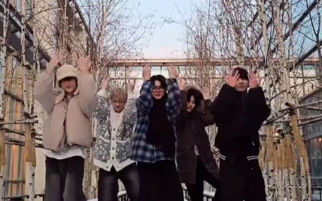 【TXT】A a a a thử thách tuyết đầu mùa cuối cùng cũng đến rồi, đáng yêu quá các em ơi