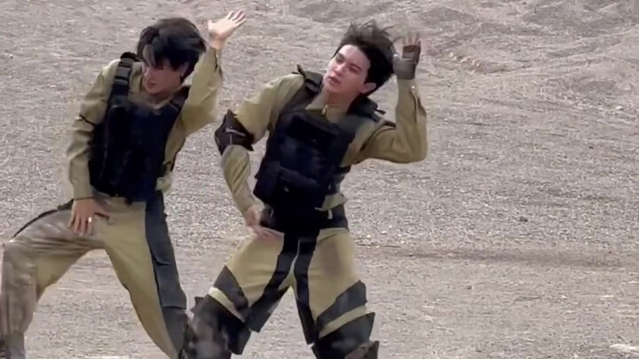 This MV behind-the-scenes footage clearly shows just how great William is at dancing.