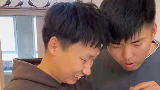 室友互相安利失误，我就纳闷了，怎么做到一个也念不对的呢？