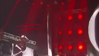 Ba anh em này đã chiến đấu với EXO như thế nào vào thời điểm đó?