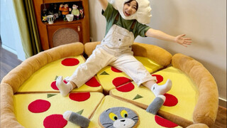 Saya membuat sofa bed pizza Tom dan Jerry