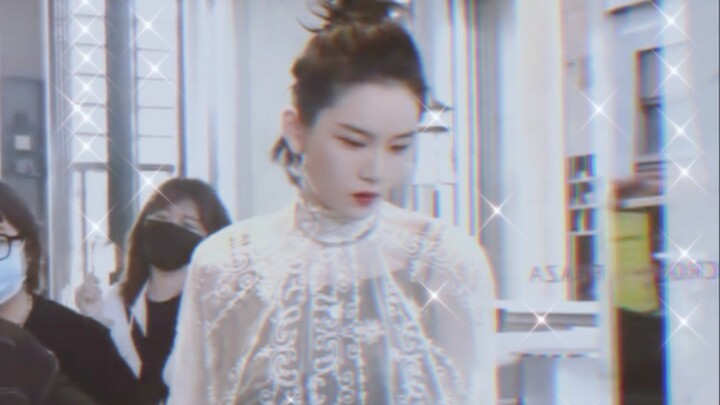 【Lu Keran】Gaya rambut sanggul bulatnya benar-benar memukau! Mungkin kamu pernah melihat bidadari tur