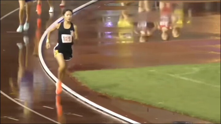 شو اللي بيدور عليه الكاميرا هنا؟