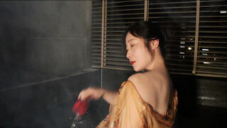 A touch of the Qing She vibe: Exploring the sensuality of Chinese style