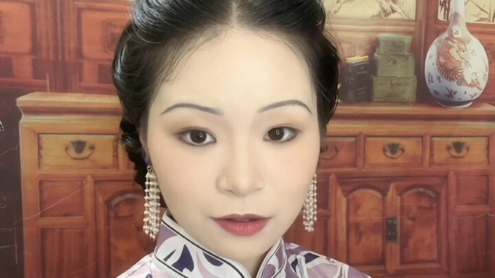 当你民国时期打听到上个礼拜在商铺偶遇一个女人的家庭住址时