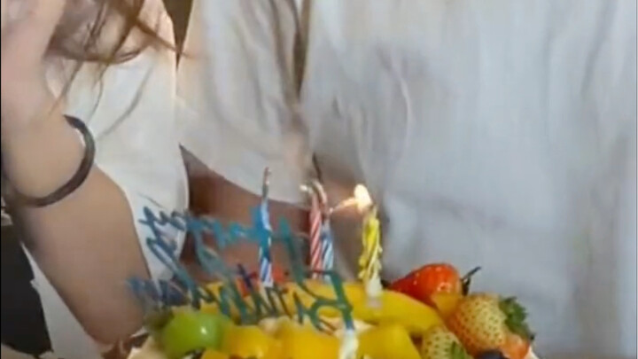 You’re making such a big wish for a cake that only costs a few dozen yuan?