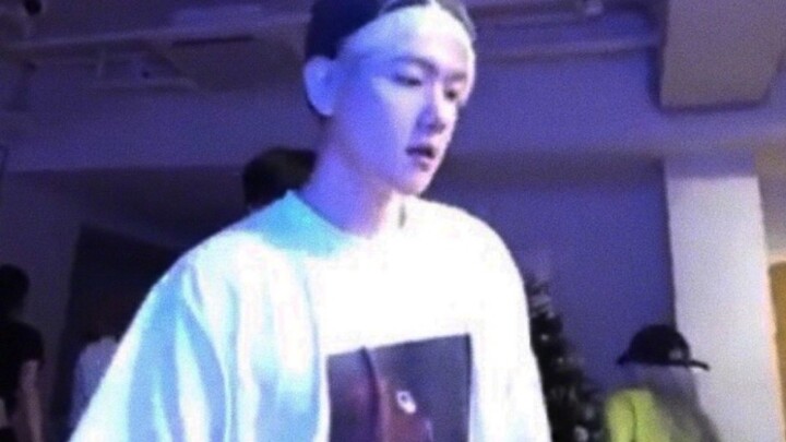 [Bian Boxian] UnderWater practice room video released! I'm missing it so much!