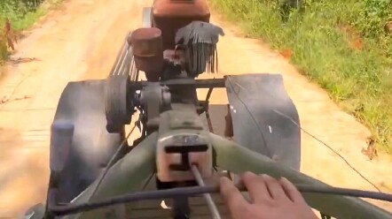 Hôm nay không có gì làm nên tôi sẽ vào phòng riêng và nghe nhạc!