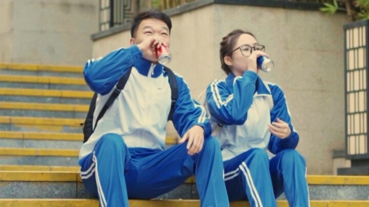 เด็กสาวผู้ชอบดื่มเป๊ปซี่พบกับชายหนุ่มผู้ชอบอาหารอร่อย