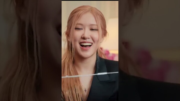 I CAN'T BELIEVE SHE DOESN'T USE... #rose #rosé #blink #blackpink #shorts