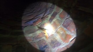 Hưng Troll _ Khám Phá Dưới Đáy Giếng Cổ Hơn 50 Năm Tại Nhà Hoang Và Cái Kết