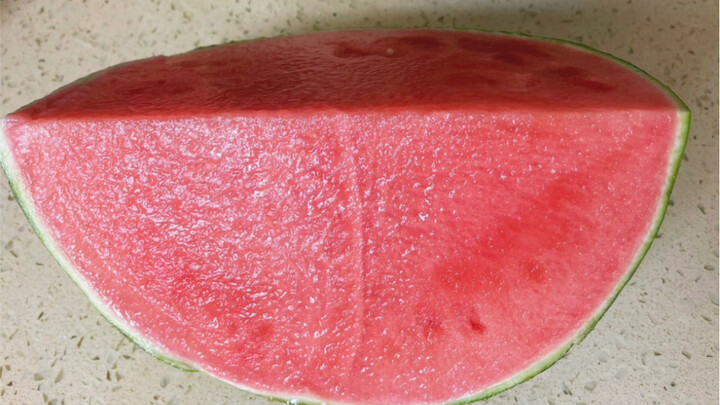 Could this be the legendary watermelon that came to repay its kindness!?
