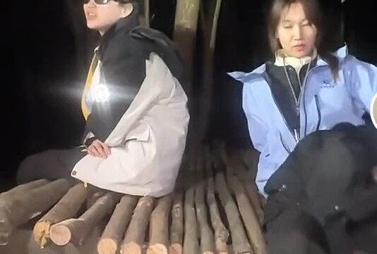 This all-female survival team was clearly hiding their true colors—their friendship capsized in just