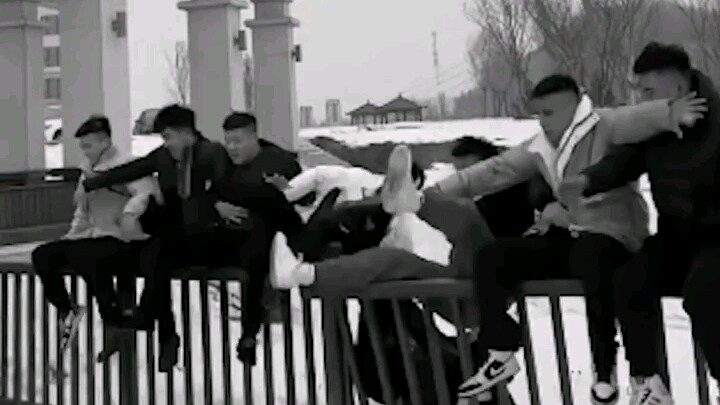 كنتُ أتمنى أن نلتقط صورة معًا، لكن انتهى بنا المطاف إلى تصوير فيلم معًا... لم أكن لأتوقع هذا أبدًا!