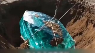 Nakahanap ng higanteng hiyas, agad binili ng dalaga ang airline na minsang humamak sa kanya!
