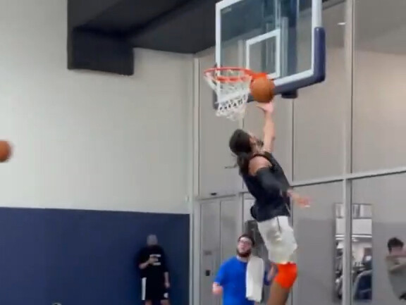 ตั้งตารอการเบ่งบานอีกครั้งของดอกกุหลาบ