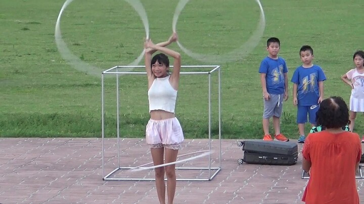 Hari ke-1111 saya mencari nafkah di jalanan—tidak memelas, hanya menawarkan keterampilan.