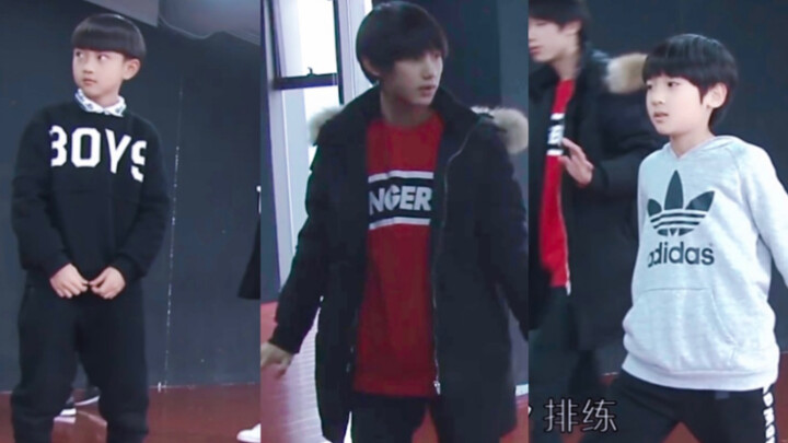 想当初丁哥带小小顺跟恩仔排练的时候应该没想到magical show会变成黑历史吧