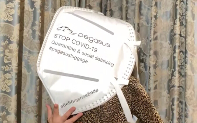 Super awesome mask—makes your face look smaller and makes you look gorgeous when you wear it!