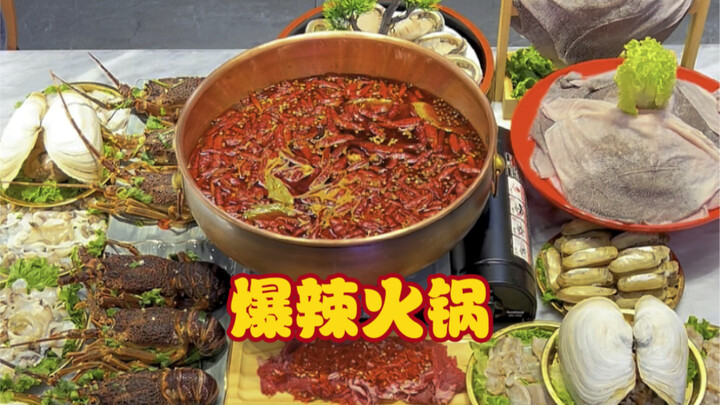 Lẩu nhỏ cay xé đến rồi, lại còn có tôm hùm càng sống ướp muối, thơm quá chừng