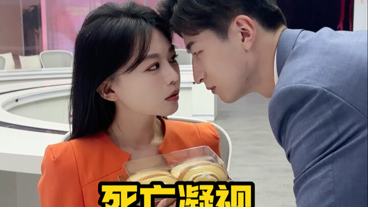 Khi bạn gái hỏi cô ấy muốn ăn bao nhiêu bánh cuộn Thụy Sĩ