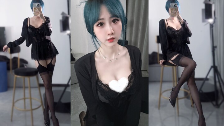 Is my sister's nightgown pretty?